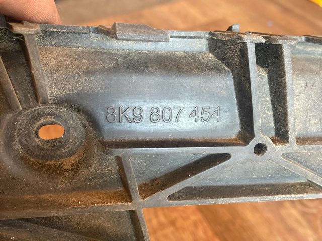 bontott AUDI A4 B8 Jobb hátsó Oldal Lökhárító Tartó (Műanyag)