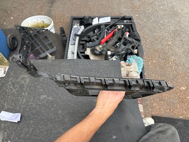 bontott AUDI A4 B8 Jobb hátsó Oldal Lökhárító Tartó (Műanyag)