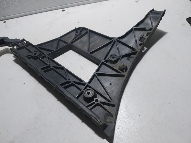 bontott AUDI A4 B8 Jobb hátsó Oldal Lökhárító Tartó (Műanyag)