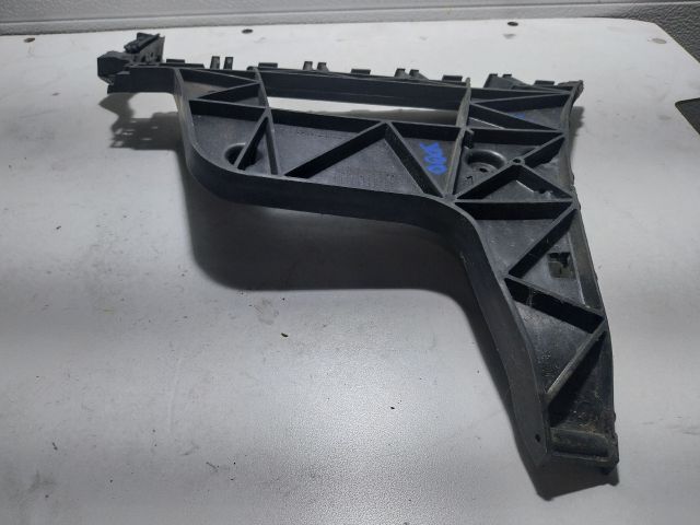 bontott AUDI A4 B8 Jobb hátsó Oldal Lökhárító Tartó (Műanyag)