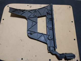 bontott AUDI A4 B8 Jobb hátsó Oldal Lökhárító Tartó (Műanyag)