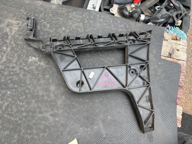 bontott AUDI A4 B8 Jobb hátsó Oldal Lökhárító Tartó (Műanyag)