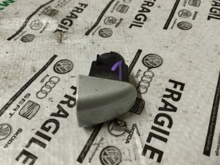 bontott AUDI A4 B8 Jobb hátsó Zárbetét