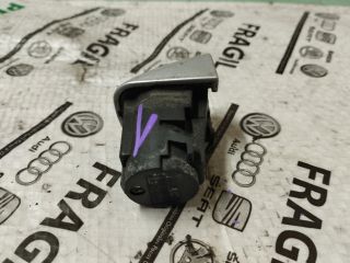 bontott AUDI A4 B8 Jobb hátsó Zárbetét