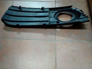bontott AUDI A4 B8 Jobb Ködfényszóró Lámpakeret
