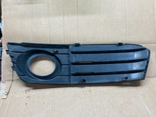 bontott AUDI A4 B8 Jobb Ködfényszóró Lámpakeret