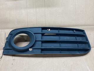 bontott AUDI A4 B8 Jobb Ködfényszóró Lámpakeret