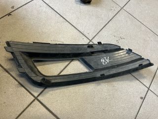 bontott AUDI A4 B8 Jobb Ködlámpa Rács