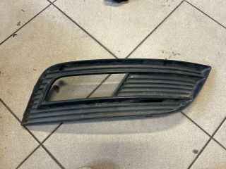 bontott AUDI A4 B8 Jobb Ködlámpa Rács