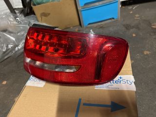 bontott AUDI A4 B8 Jobb Külső Hátsó Lámpa