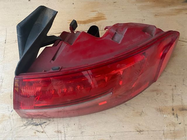 bontott AUDI A4 B8 Jobb Külső Hátsó Lámpa