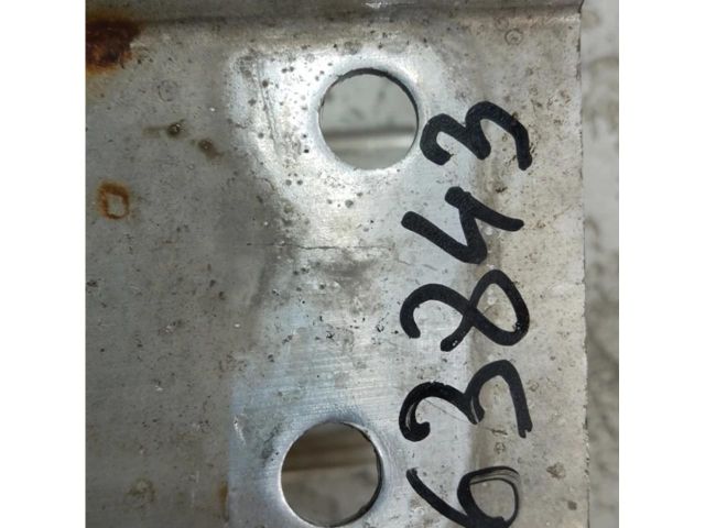 bontott AUDI A4 B8 Jobb Lökhárító Tartó Nyúlványvég