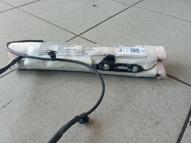 bontott AUDI A4 B8 Jobb Oldallégzsák