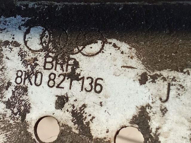 bontott AUDI A4 B8 Jobb Sárvédő Oldaltartó