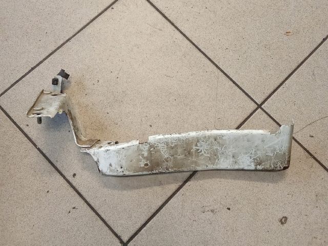 bontott AUDI A4 B8 Jobb Sárvédő Oldaltartó