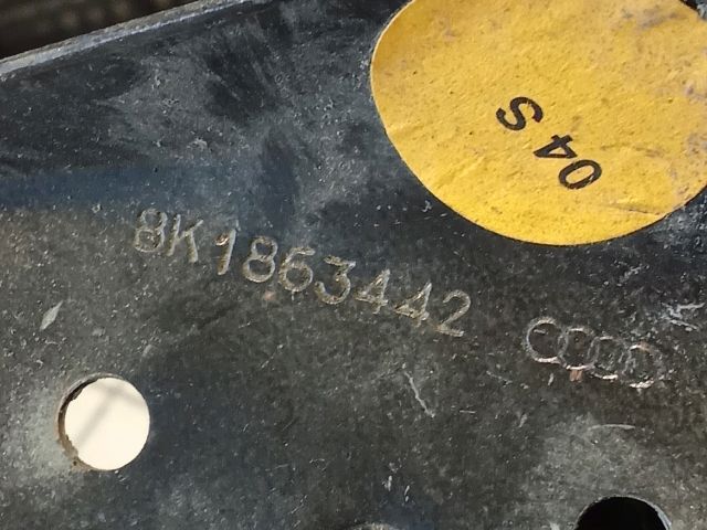 bontott AUDI A4 B8 Jobb Sárvédő Oldaltartó