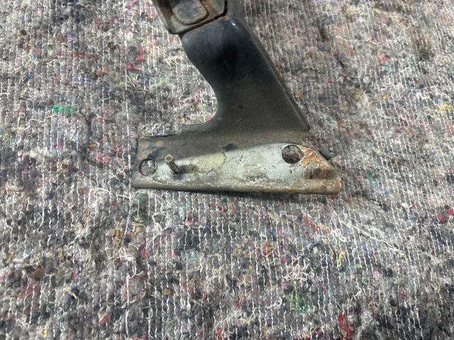 bontott AUDI A4 B8 Jobb Sárvédő Oldaltartó