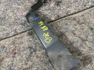 bontott AUDI A4 B8 Jobb Sárvédő Oldaltartó