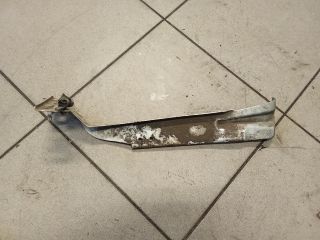 bontott AUDI A4 B8 Jobb Sárvédő Oldaltartó