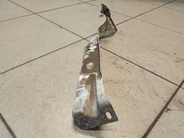 bontott AUDI A4 B8 Jobb Sárvédő Oldaltartó