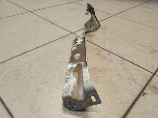 bontott AUDI A4 B8 Jobb Sárvédő Oldaltartó