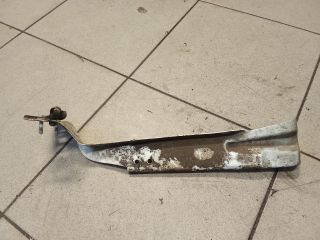 bontott AUDI A4 B8 Jobb Sárvédő Oldaltartó