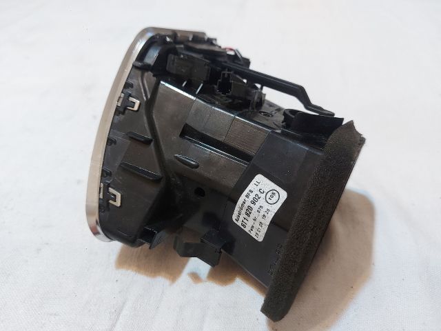 bontott AUDI A4 B8 Jobb Szellőző