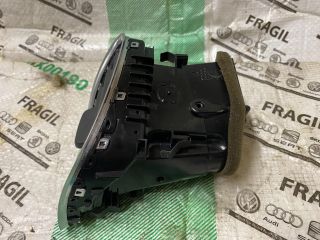 bontott AUDI A4 B8 Jobb Szellőző