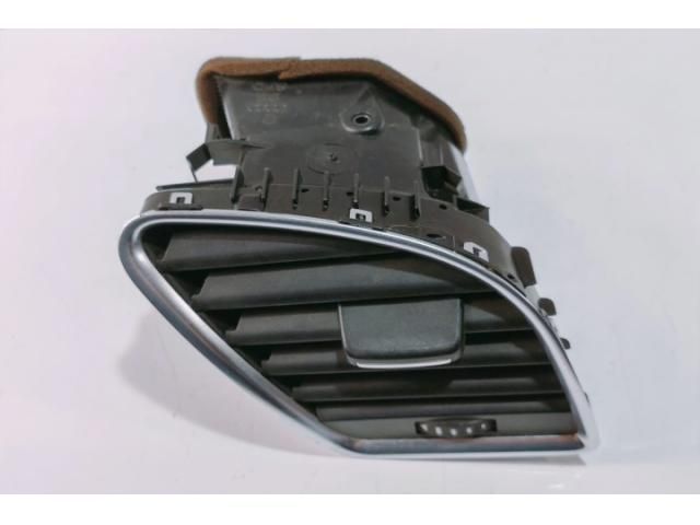 bontott AUDI A4 B8 Jobb Szellőző