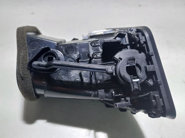 bontott AUDI A4 B8 Jobb Szellőző