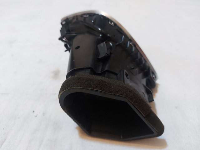 bontott AUDI A4 B8 Jobb Szellőző