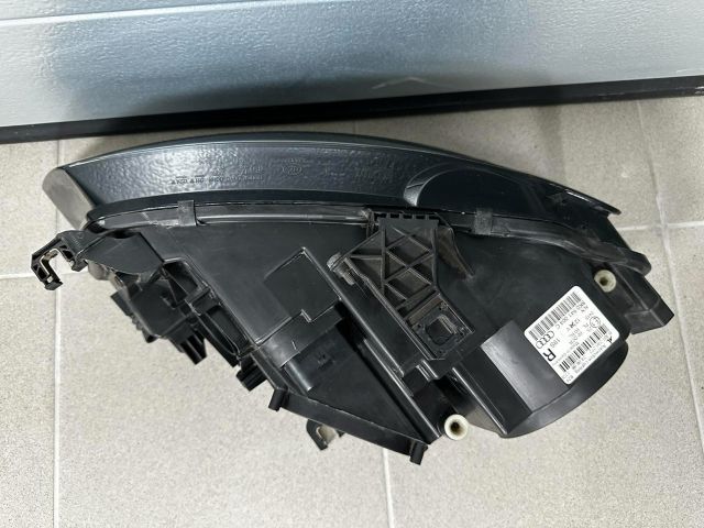 bontott AUDI A4 B8 Jobb Xenon Fényszóró