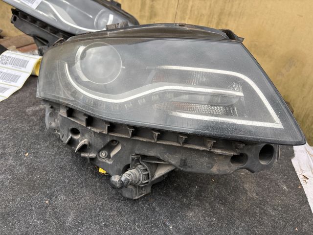 bontott AUDI A4 B8 Jobb Xenon Fényszóró