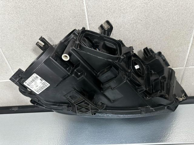 bontott AUDI A4 B8 Jobb Xenon Fényszóró