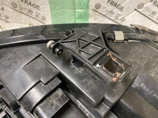 bontott AUDI A4 B8 Jobb Xenon Fényszóró