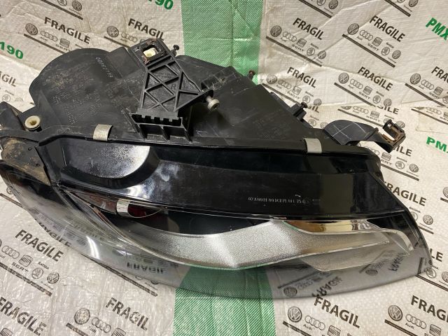 bontott AUDI A4 B8 Jobb Xenon Fényszóró