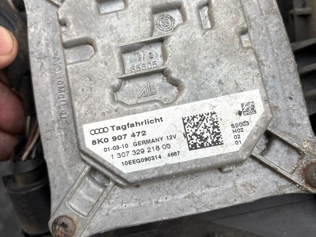 bontott AUDI A4 B8 Jobb Xenon Fényszóró