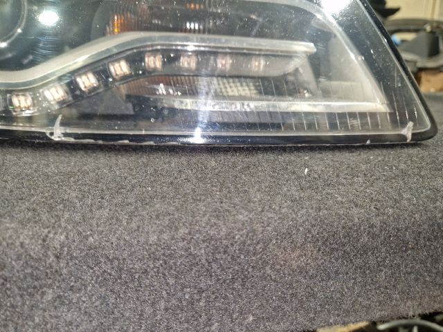 bontott AUDI A4 B8 Jobb Xenon Fényszóró