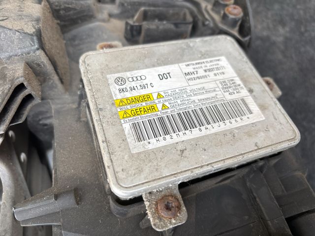 bontott AUDI A4 B8 Jobb Xenon Fényszóró