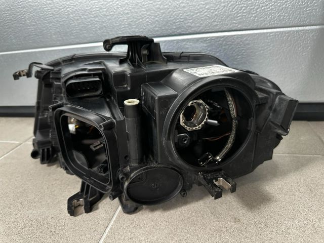 bontott AUDI A4 B8 Jobb Xenon Fényszóró