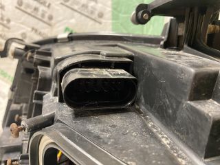 bontott AUDI A4 B8 Jobb Xenon Fényszóró