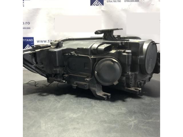 bontott AUDI A4 B8 Jobb Xenon Fényszóró