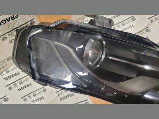 bontott AUDI A4 B8 Jobb Xenon Fényszóró