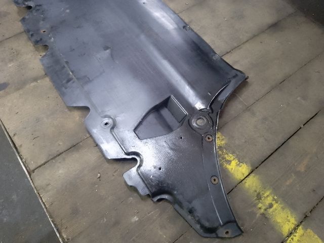 bontott AUDI A4 B8 Kartervédő