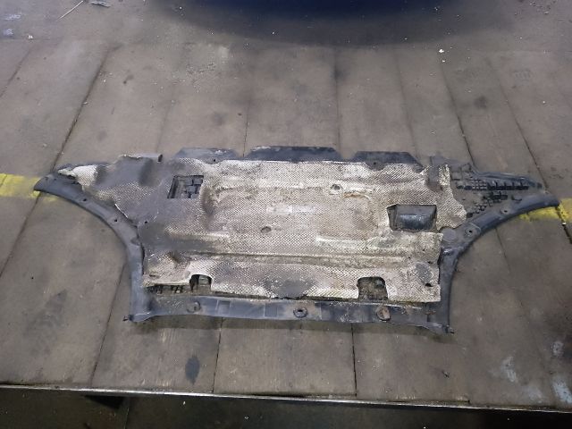 bontott AUDI A4 B8 Kartervédő