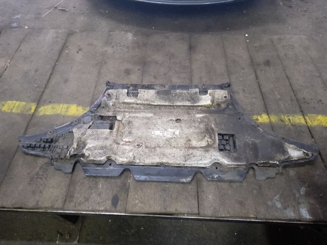 bontott AUDI A4 B8 Kartervédő