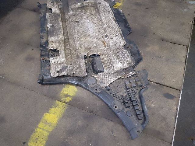 bontott AUDI A4 B8 Kartervédő