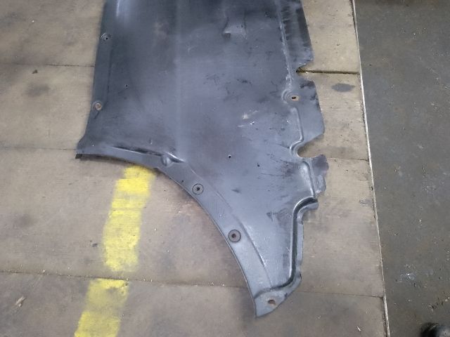 bontott AUDI A4 B8 Kartervédő