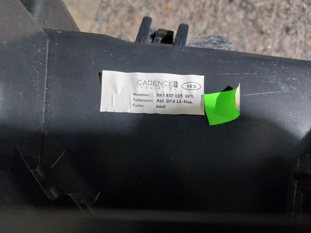 bontott AUDI A4 B8 Kesztyűtartó