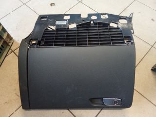 bontott AUDI A4 B8 Kesztyűtartó